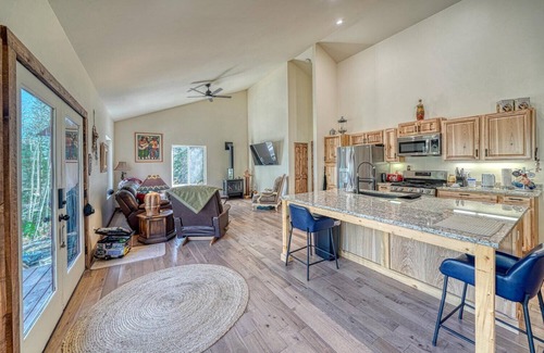 Garfield Apartment | Quaking Peaks