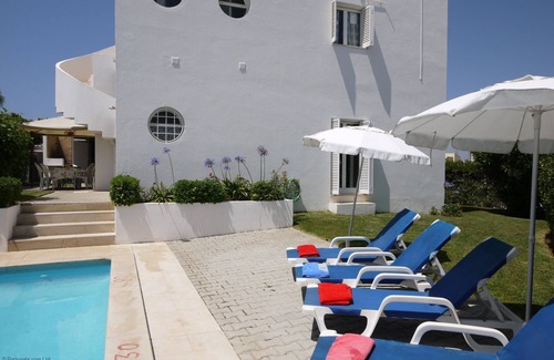 Vale de Carro Villa | Quality 4 Bedroom Villa Air-Conditioning, Private Pool, Nr. Beach & Everything! For 8-10 persons.