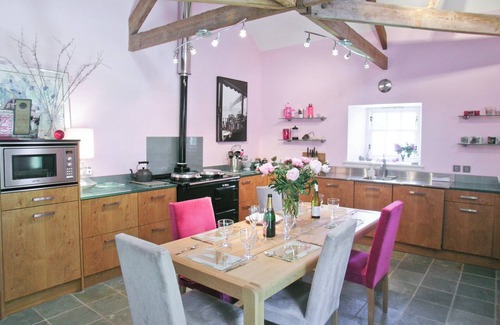 Bamburgh Cottage | Quality accommodation which boasts views across Budle Bay and Holy Island.