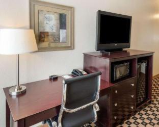 Groesbeck Hotel | Quality Inn and Suites Groesbeck
