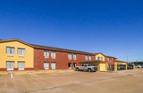 Bay City Hotel | Quality Inn Bay City TX