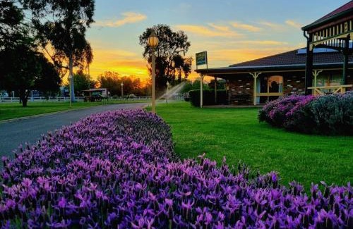 East Wagga Wagga Hotel | Quality Inn Carriage House