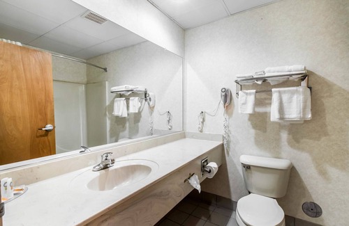 Clinton Hotel | Quality Inn Clinton - Knoxville North
