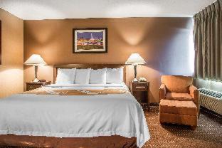 Elgin Hotel | Quality Inn Elgin I-90