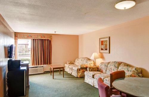 Forest Hill Hotel | Quality Inn Forest Hill - Fort Worth South