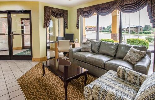Franklin Hotel | Quality Inn Franklin South