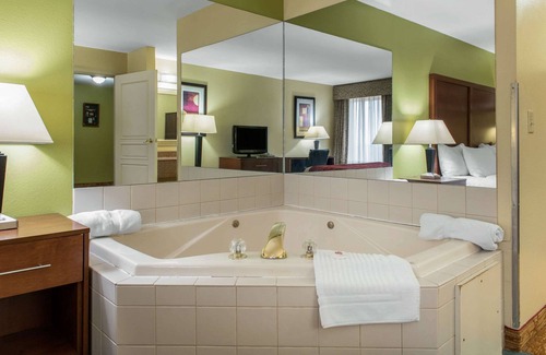 South Jacksonville Hotel | Quality Inn Jacksonville near I-72