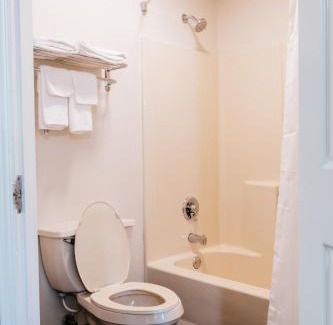 Johnson City Hotel | Quality Inn Johnson City I-26 exit 17