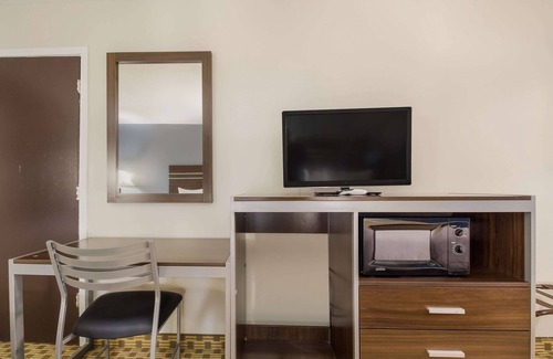 Madisonville Hotel | Quality Inn Madisonville