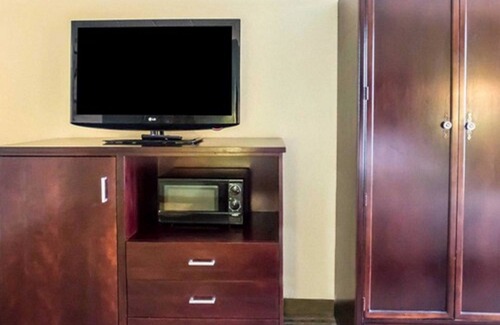 Mill Hall Hotel | Quality Inn Mill Hall - Lamar