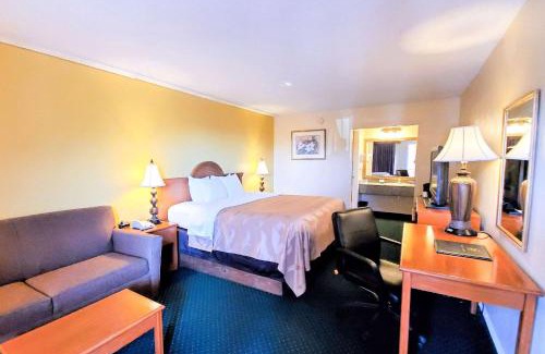 Chiefland Hotel | Quality Inn near Manatee Springs State Park