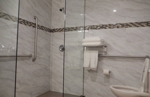 Brooklyn Hotel | Quality Inn near Sunset Park