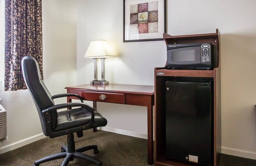 Peru Hotel | Quality Inn Peru near Starved Rock State Park