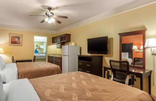 Mercedes Hotel | Quality Inn & Suites at The Outlets Mercedes-Weslaco
