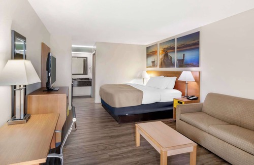 Priceville Hotel | Quality Inn & Suites Decatur - Priceville I-65