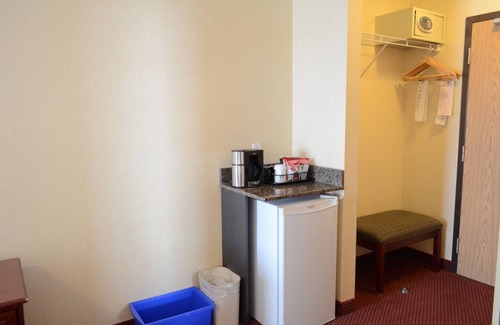 Leduc Hotel | Quality Inn & Suites Edmonton International Airport