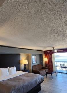 Pensacola Hotel | Quality Inn & Suites Gulf Breeze Bayside near Pensacola Beach