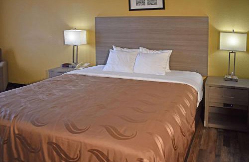 Martinsburg Hotel | Quality Inn & Suites Kearneysville - Martinsburg
