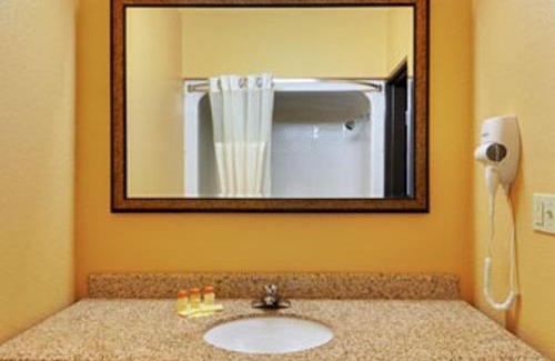 McAlester Hotel | Quality Inn & Suites McAlester on Hwy 69