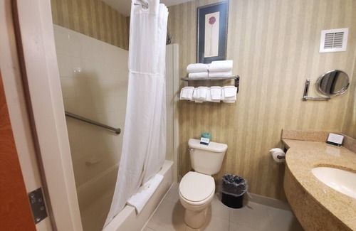Northampton Hotel | Quality Inn & Suites Northampton - Amherst