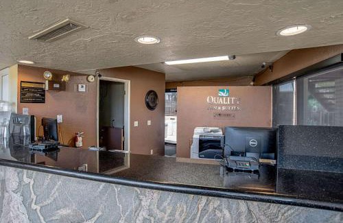 Youngtown Hotel | Quality Inn & Suites Phoenix NW - Sun City