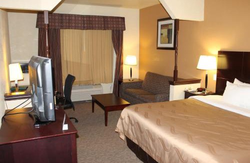 Terrell Hotel | Quality Inn & Suites Terrell