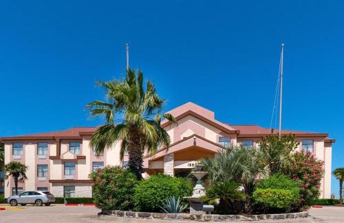 Kyle Hotel | Quality Inn & Suites