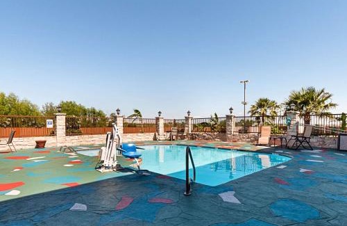 Kyle Hotel | Quality Inn & Suites