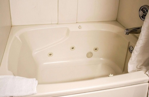 Clarion Hotel | Quality Inn