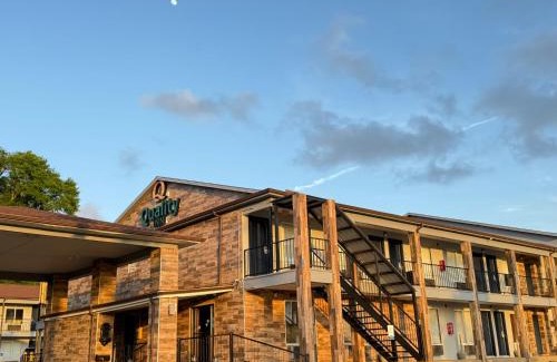 Crestview Hotel | Quality Inn