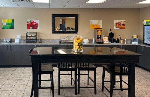 Huntington Hotel | Quality Inn