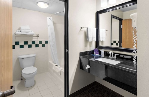 Ladysmith Hotel | Quality Inn
