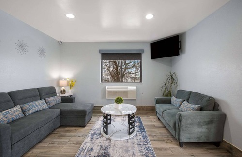 Oneida Hotel | Quality Inn