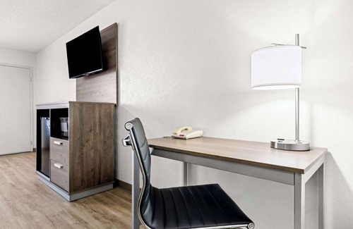 Plainview Hotel | Quality Inn