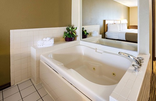 Princeton Hotel | Quality Inn