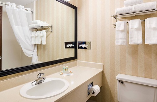 Princeton Hotel | Quality Inn