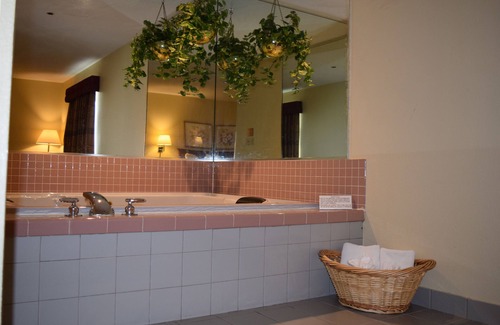 Jeffersonville Hotel | Quality Inn Washington Court House