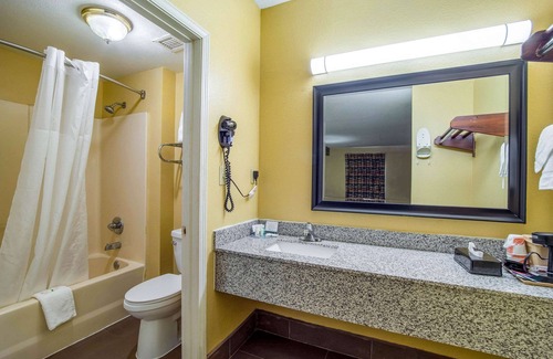 West Columbia Hotel | Quality Inn West Columbia - Cayce