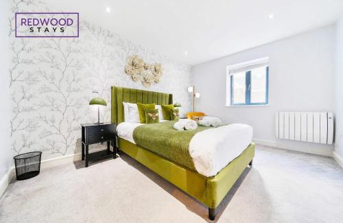 Camberley Apartment | Quality Serviced Apartments in Camberley Town Centre, Free WiFi By Redwood Stays
