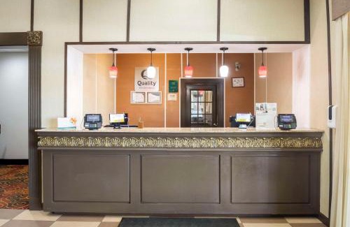 Hickory Hotel | Quality Suites Hickory South