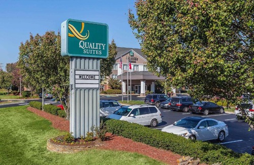 Pineville Hotel | Quality Suites Pineville - Charlotte