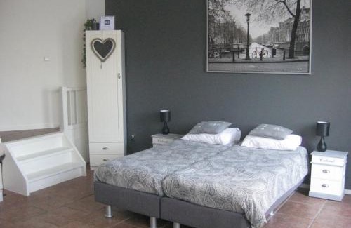 Nieuw-West Apartment | Quarenta Studio