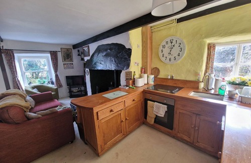 Tanygrisiau Cottage | QUARRY COTTAGE, pet friendly, with open fire in Blaenau Ffestiniog