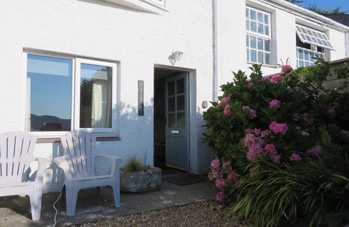 Pentraeth Cottage | QUAY COTTAGE, family friendly, with a garden in Red Wharf Bay