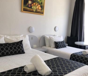 Queanbeyan Hotel | Queanbeyan Motel
