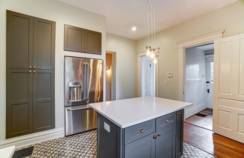 Latonia House | Queen Ann Historic Mansion