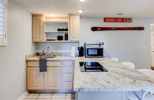 Sugar House House | Queen Bed, Hot tub & Patio!