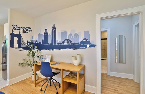 Hyde Park House | Queen City Blue- Historic Charmer Luxurious Living
