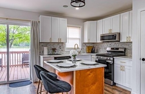 Plainfield House | Queen City BNB Sleeps 13