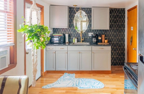 South End Apartment | Queen City Lakeside Apartment